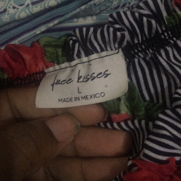 Red and black off the shoulders shirt - Picture 3 of 4